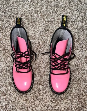 Dr. Martens Pink thumbnail 3