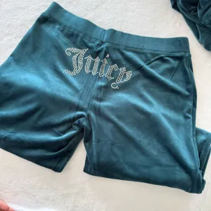 New Juicy Couture Sea Velour tracksuit Set with Rhinestones size medium thumbnail 4