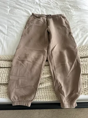Aritzia Sweatpants thumbnail 1