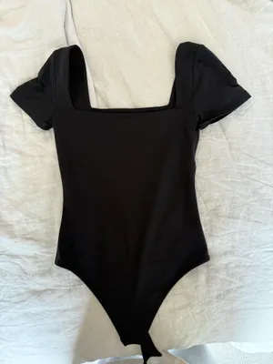 Aritzia Babaton Bodysuit Contour Square Neck Black thumbnail 1