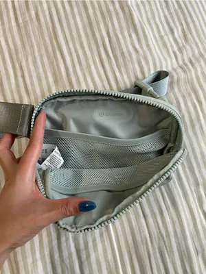 Lululemon Everywhere Belt Bag Seafoam Green Sling Shoulder Fanny Pack thumbnail 7
