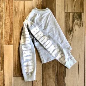 BROOKLYN Graphic Letter Cropped Long Sleeve Grey Sweatshirt, Lightweight sz. S thumbnail 4