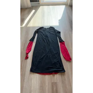 Medieval Renaissance Gown Black Red Gothic Costume Bell Sleeve Dress thumbnail 9