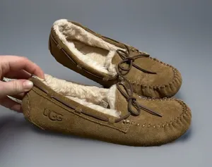 Women's UGG DAKOTA Suede Moccasin Slippers Size 6 1107949‎ CHESTNUT thumbnail 1