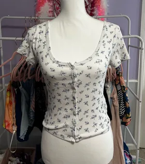 Hollister Top Crop White thumbnail 1