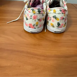Vans Doheny Canvas Lace Up Sneaker Shoe Pineapple Floral Hawaiian Print Beachy 9 thumbnail 2