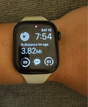 Series 7 Apple Watch 41mm gps + cellular  thumbnail 1