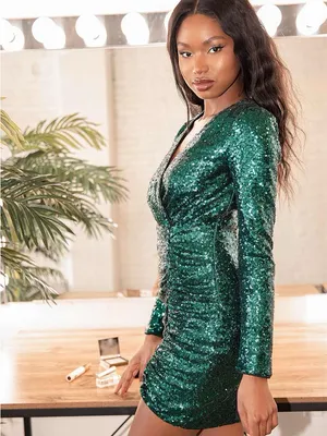 Lulus‎ Get Festive Emerald Green Sequin Mini Dress Small NWT Ruched Bodycon thumbnail 2