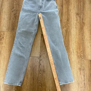 Abercrombie & Fitch The 90s Straight Ultra‎ High Rise Grey Jeans Womens 25/0R thumbnail 3