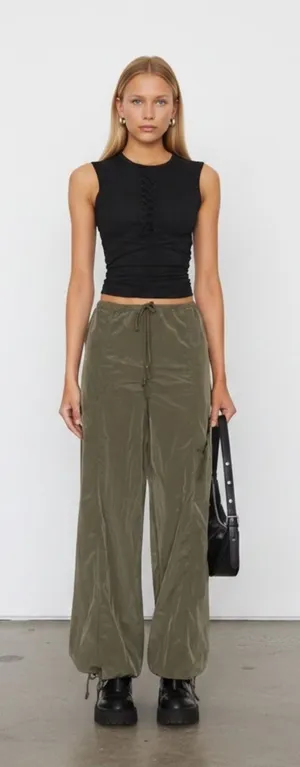 NWT Lovers + Friends Noah Cargo Pants Wide Leg in Olive Green Size XS thumbnail 1