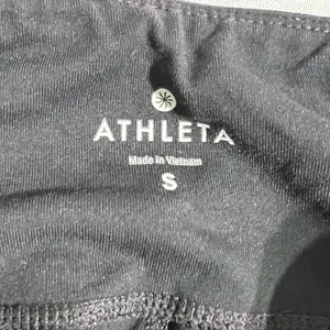 Athleta Mind Over Mat Criss Cross Capri Length‎ Leggings Size Small 722063 thumbnail 5