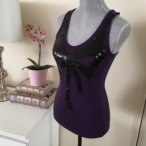 Miley Cyrus MaxAzria top thumbnail 5