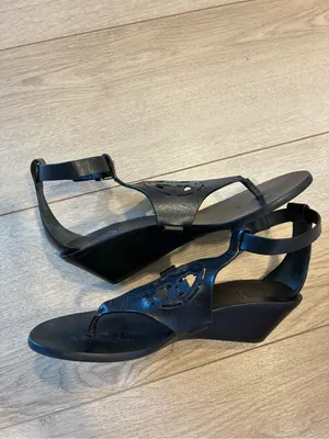 Tory Burch Women’s Zoey Wedge Thong Sandal Black Size 5.5 thumbnail 3
