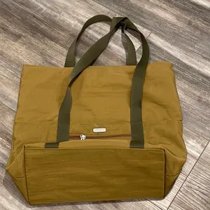 Baggalini tote bag thumbnail 1