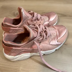 Nike Air Huarache Run Womens 11.5 Rose Gold Satin‎ Snake 683818-601 Sneakers thumbnail 7