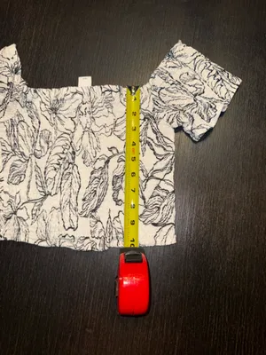 H&M Cream Off-Shoulder Smocked Floral Crop Top thumbnail 7