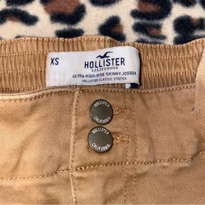 hollister ultra high rise cargo skinny jogger pants thumbnail 8