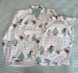 NWT Peanuts Pajama Set Womens Medium Snoopy Charlie Brown Lucy Sally Christmas thumbnail 1