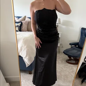 Amazon Black Ruched Strapless satin Gown size XL thumbnail 2