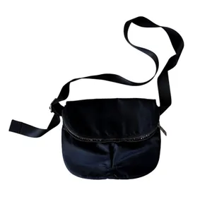 Lululemon Womens Black Lightweight Slim Nylon Crossbody Belt Bag NWOT thumbnail 2