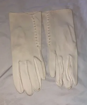 Elegant Vintage White Gloves in Original Made in Italy Packaging - As Is thumbnail 1