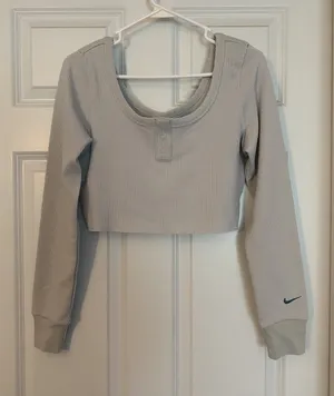 Long Sleeve Crop Top thumbnail 1