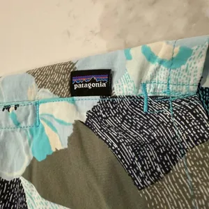 Patagonia Barley Baggies Print Shorts Womens Medium Blue Hibiscus FieldTurquoise thumbnail 3
