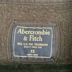 Abercrombie & Fitch Sherpa Collared Fleece‎ Lined Full Zip Jacket in Dark Gray thumbnail 3