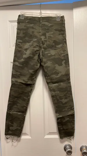 Gap Camo Jeans thumbnail 1