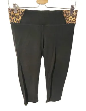 Victorias Secret Pink Yoga Small Black Leopard Pull‎ on Capri Legging thumbnail 1