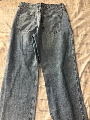 Hollister High-Rise Baggy Jeans – Medium Wash Size 10 Long thumbnail 4