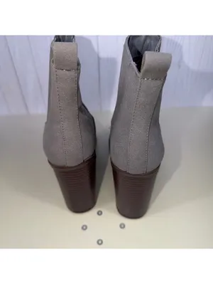 Women’s Gray Faux Suede Chelsea Ankle Boots Size 8 Block Heel Western thumbnail 6
