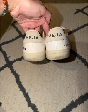 VEJA White leather Sneakers thumbnail 4