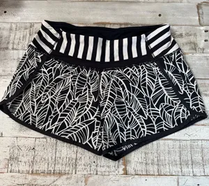 Lululemon Size 4 Run Times Short Black White thumbnail 1
