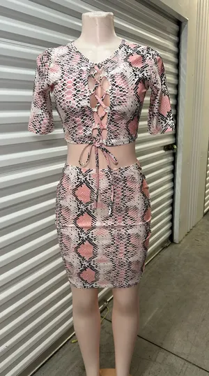 Pink Snakeskin 2-Piece Set 🐍 Sexy DIY Halloween Costume Idea thumbnail 1
