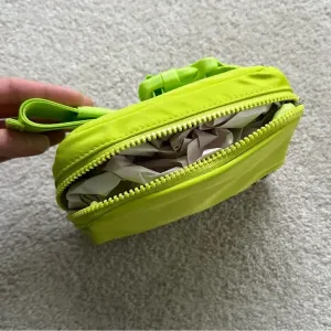 Poshmark Swag Lime Green Belt Bag - BRAND NEW thumbnail 3