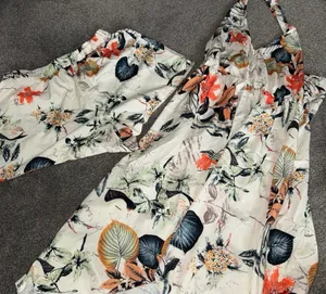 Halter Top & Shorts Shein Floral Print thumbnail 1