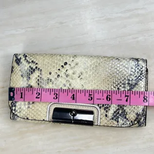 Coach Snakeskin Embossed Leather Long Wallet Turnlock Cream Grey Clutch thumbnail 10