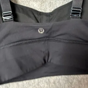 Lululemon Woman Size‎ 4 Black Sports Bra with Adjustable Straps thumbnail 3