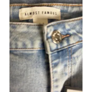 NWT Almost Famous 90s Jeans Juniors 11 Light Wash Sparkle Wide Leg Flare Baggy thumbnail 9