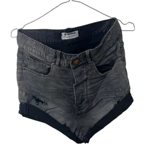 NWT One Teaspoon Sz 26 Lovers Le Duke Black Distressed Low Waist Jean Shorts thumbnail 1
