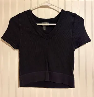 Boutique Black crop top thumbnail 1