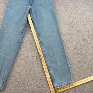 Vintage Levis 550 Relaxed Fit Tapered Leg Light Wash Jeans Women 25x28 thumbnail 5