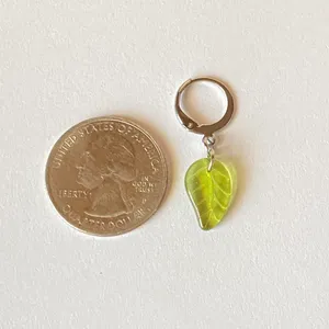 Handmade fairy forest vintage retro aesthetic style simple Czech glass leaf dangle earrings🍃💚 thumbnail 8