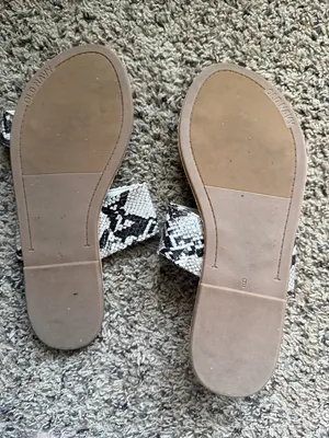 Old Navy Faux-Leather Double-Strap Slide Sandals Size 9 in Faux Snakeskin thumbnail 4