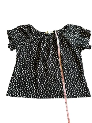 Loft Geometric Black/White Flutter Sleeve Print Top- Size M thumbnail 9
