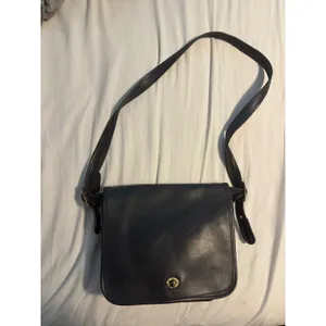 Coach Vintage Leather Crossbody Messenger Bag Black Turnlock Gold Hardware thumbnail 2