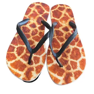 Women’s Giraffe Design Flip Flops Size 8 thumbnail 1