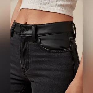 American Eagle Vegan Leather Ankle Straight Jean Size 4 Short New with tags thumbnail 3