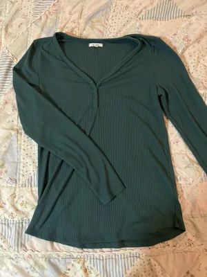 Maurices Top Women’s Long Sleeve small thumbnail 1